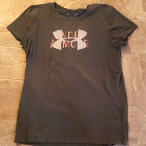 Womwns XL Under armour tee